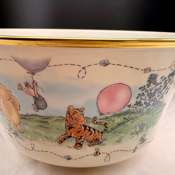 Disney Winnie The Pooh "Balloons of Cheer" Bowl - Ivory China Gold Rim 8.75x4.25 - Picture 7 of 13